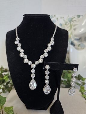 ​Rhodium Plated Cubic Zirconia Teardrop Y Necklace & Earring Set
